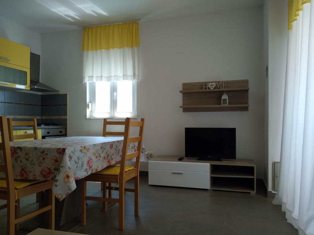 Apartments Palit Rab Town Exteriör bild