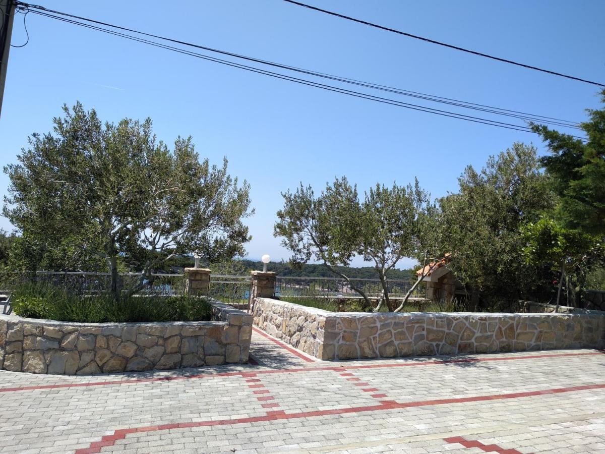 Apartments Palit Rab Town Exteriör bild